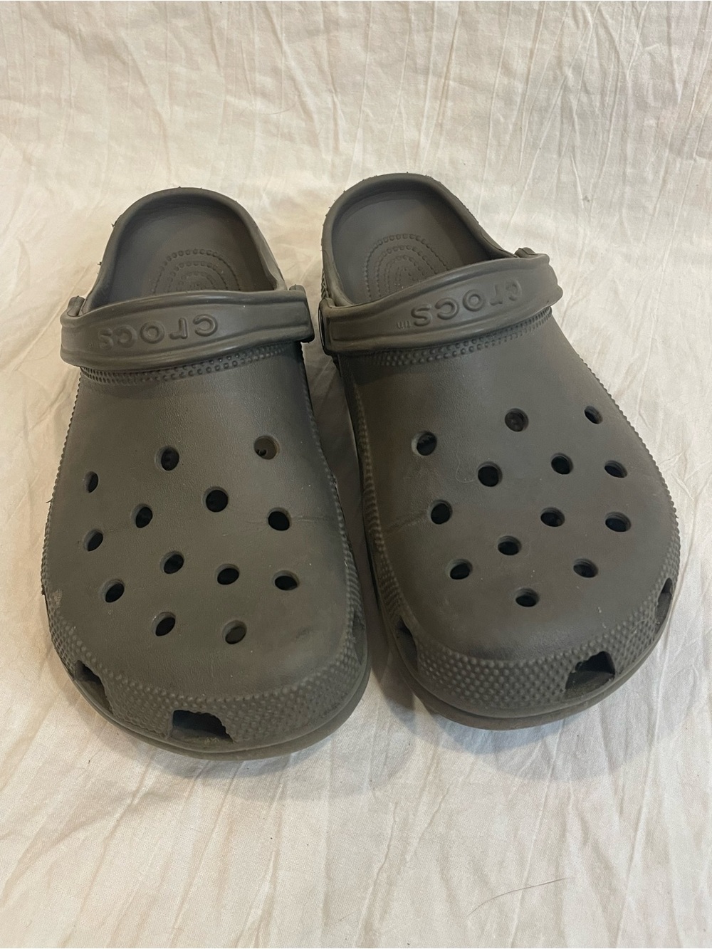 Crocs Classic Clogs Dark Gray Men’s 8 Women’s 10 Slip On Comfort Shoes